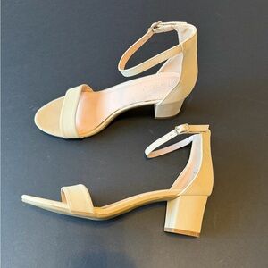 Lov Mark nude sandals with ankle strap, open toe size 10 NEW